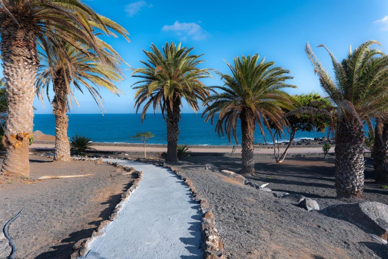 Luxury Casa Playa Roca Bord De Mer Costa Teguise Bagian luar foto